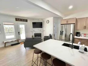 Relaxing 3 bedroom suite, near Silver Star Resort - Image 5