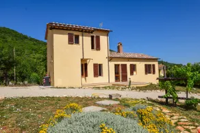 Haus mit privatem Pool in hügeliger, ruhiger Lage mit Panoramablick - Image 2