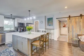 Spacious, loaded 1BR Apartment - Old Town - Image 3