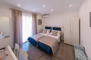 Luxury Heritage Room-Prime location in Palace - Image 3
