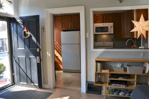 Private 2 Bedroom Suite in the Heart of Hamilton - Image 5
