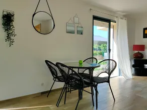 Garden and 2 bedrooms, St Florent center - Image 4