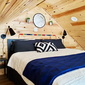 Custer Pine Palace - Image 3