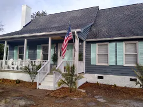 Sleeps 18, Pet-friendly, 1 Block to Beach Access, GAMEROOM Firepit, Dbl. Master - Image 2