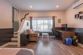 Between Two Bridges: A private studio suite - Image 5