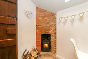 Countryside, WoodBurner, Walks & Wellies: ) - Image 3