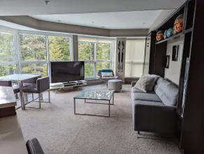 Stylish Ski-in/ Ski-out, Pool, Hot Tub - Image 3