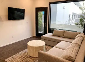 Downtown Condo! Heated Pool! Walk to the Gulch! Free Parking! - Image 3