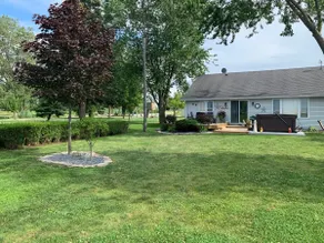 Moe’s on the Lake: 2 bedroom waterfront cottage - Image 3