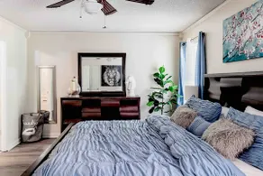 Modern Townhouse ~ King Bed ~ Fast Wifi ~ Pets OK! - Image 5