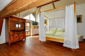 Menacher farm studio / stately room - Image 2