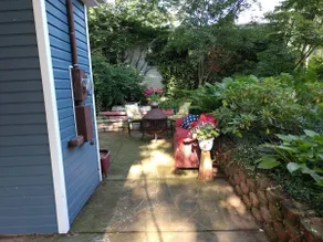 Quiet, clean, 1650 sq' family retreat by Lake Erie - Image 4
