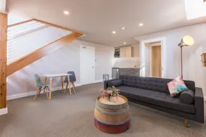 Spacious Loft-Style Retreat, Heart of Healesville - Image 3