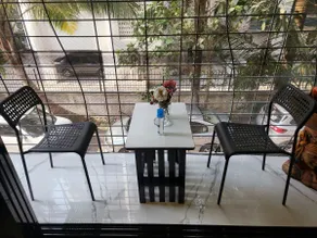 Compact 1BHK Newly renovated. - Image 4