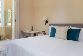 Beautiful suite KS - Image 4