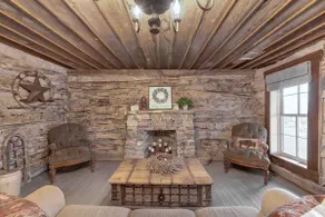Cozy 1800’s Hill Country Casita - Image 2