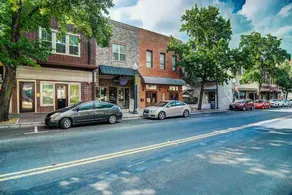 Private Downtown Condo - (3 Blocks from Magnolia!) - Image 2
