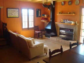 House with Pool in Penedès, 1 hour from Barcelona - Image 3