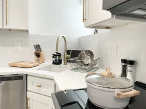 Modern apartment steps from DC's top restaurants - Image 4
