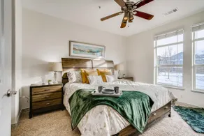 Luxury, 1Bed,2Bath,&Futon, 2min to LightRail,Mall - Image 4