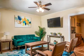 Exquisite Rogers Park 1bd/1bath Apt. Near Evanston - Image 2