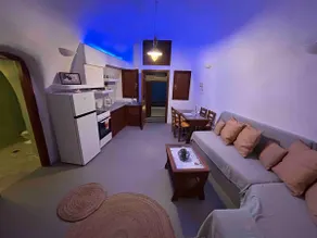 Tzannis Cave House - Image 4