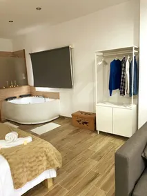 LA MANZANA DE EVA - Loft with Jacuzzi - Image 4