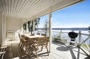Dreamy House w Private Dock by Sea - Image 3