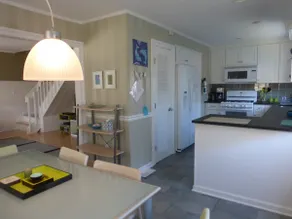 Beautiful Home 2 Blocks from Beach - Image 4