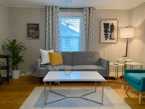 Quaint 2 bed 1 bath cottage style home - Image 3
