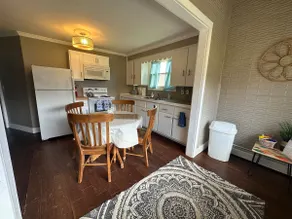 Charming, Cozy, Riverfront Retreat! - Image 4