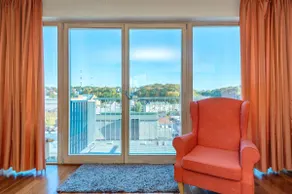 Panoramic city centre apartment by Polo Apartments - Image 5