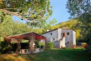 The Tuscany of the Tuscans, isolated and green - Image 5