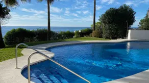 Luxurious, Relaxing Coastal Escape with Pool - Image 4