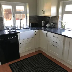 Bungalow on the Farm - Nr Glastonbury - Sleeps 6 - Image 3