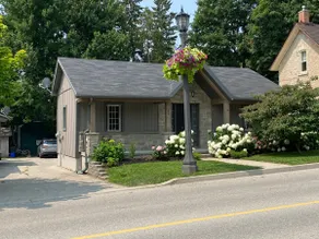 Nolahouse Charming Bungalow in the Heart of Elora - Image 2