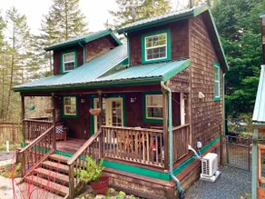 The Woodpecker Cabin on Guemes Island with Hot Tub! - Image 2