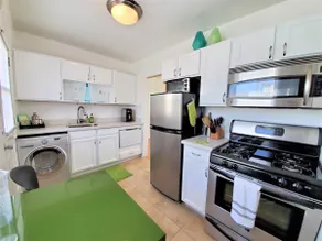 Bungalow des années 30 dans le quartier des arts du centre-ville - Image 3