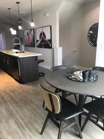 Luxurious Private 2-Bed Townhome - Image 2