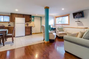 Gorgeous 2bdrm Garden Suite 15min to downtown PNE - Image 3