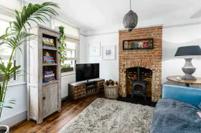 Tarrant Street Apartment - Image 2