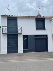Small Villa Charles 7 mins by bike from the embankment - Image 3