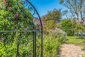 The Secret Garden - Image 3