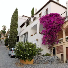 Charming idyllic sea view house - Image 3