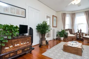 Spacious 5BR Condo w/parking near METRO - Image 5