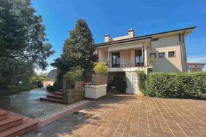 Spacious apartment in Tuscany with great location - Image 2