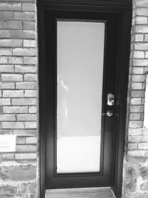 Beautiful, Bright Basement Apartment by High Park. - Image 2
