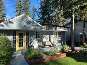 Cozy, quiet, year-round Lakefront Oasis w/Hot Tub - Image 4