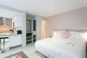 Studio Nogent S/Marne near Paris - Image 2