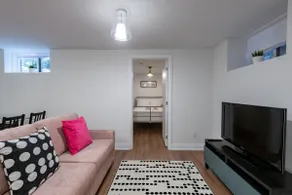 Cozy 2 Bed Suite in Toronto! - Image 2